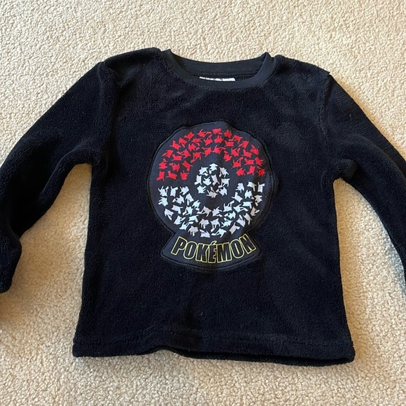 Pokémon fuzzy sweatshirt size 4/5 - Picture 1 of 4